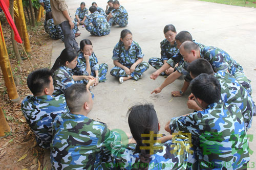 "高效溝通 團結協作"豐泉餐飲戶外拓展圓滿成功