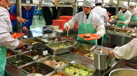 盤餐還是自助餐？這樣的食堂你喜歡嗎？
