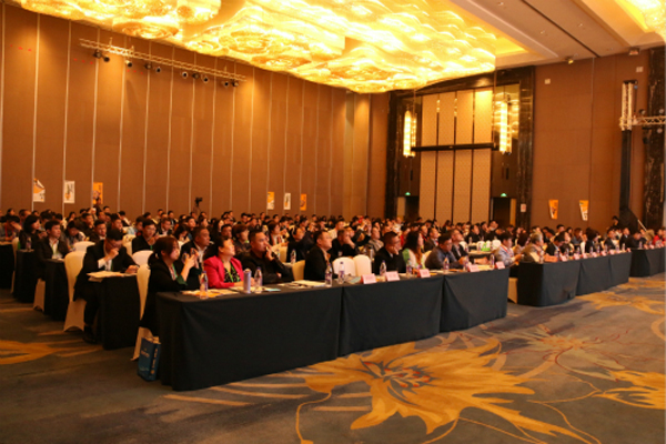 喜訊丨廣州豐泉餐飲榮獲“2019年度廣東優(yōu)秀服務(wù)商”稱號(hào)！